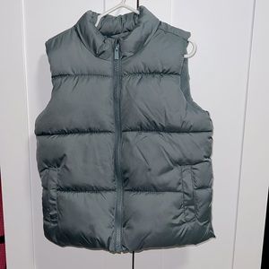 Old Navy Boys Gray Puff Vest-fleece lined, size 5T. EUC.